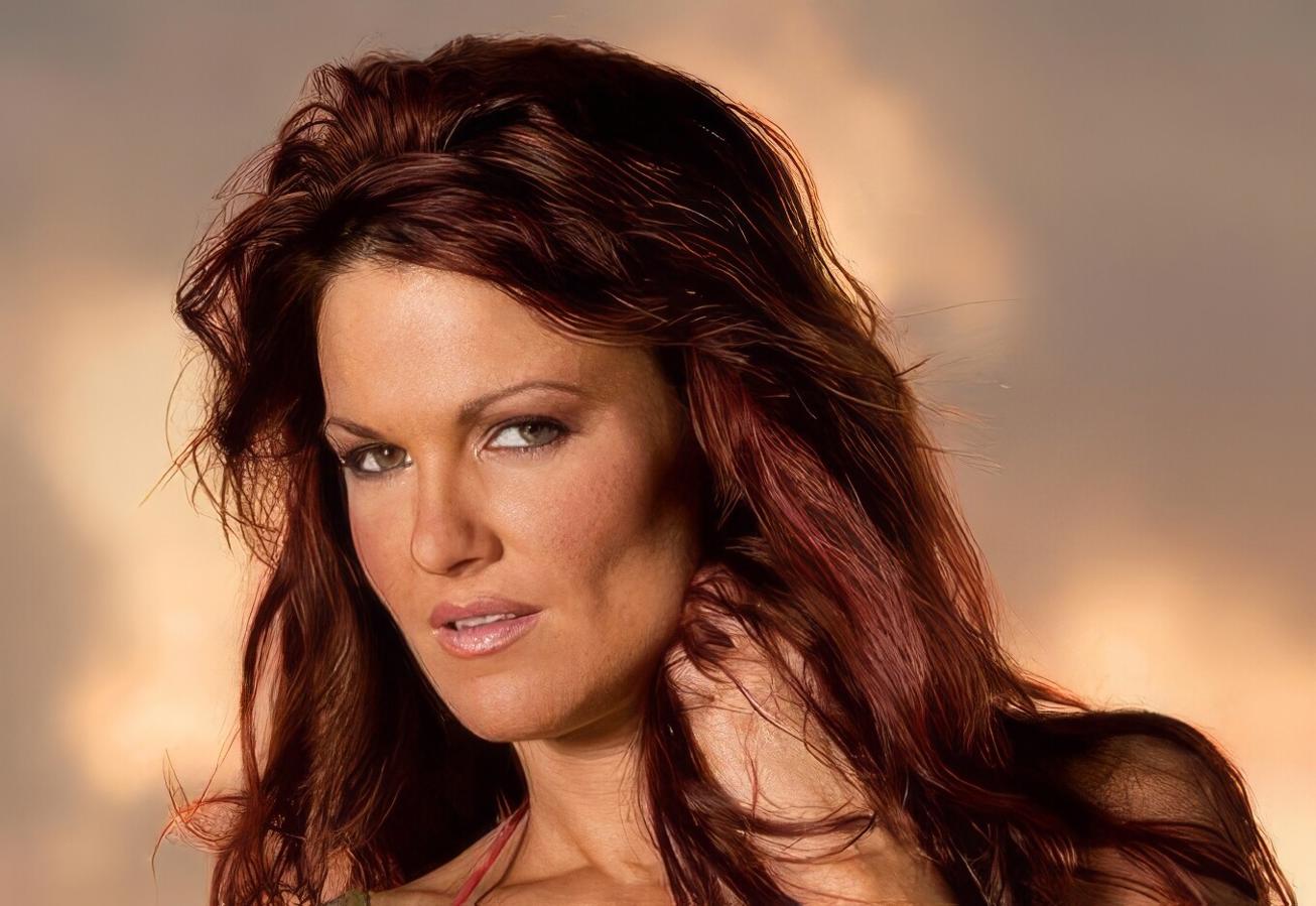 Lita (Amy Dumas) Leak